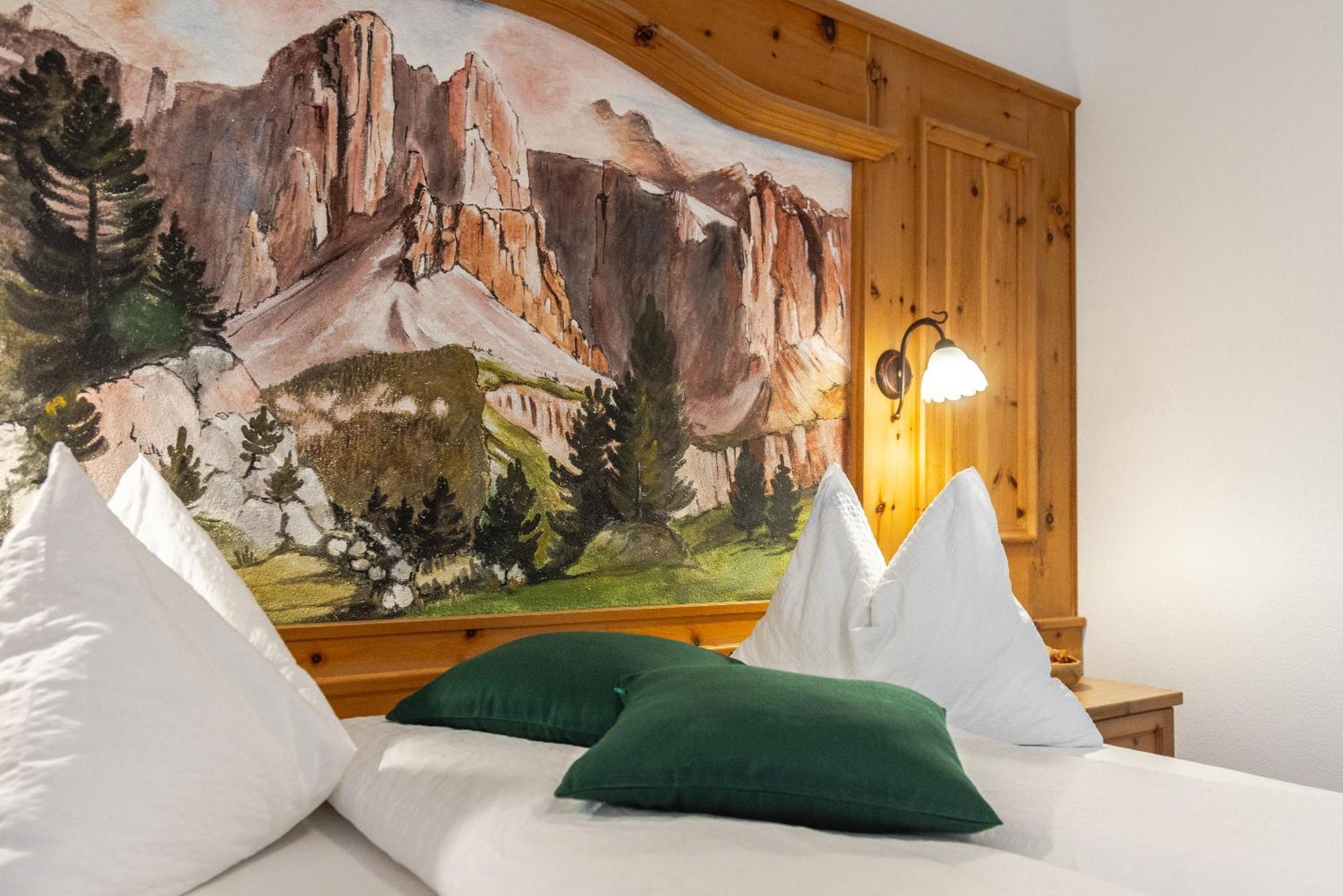 Hotel Pension Odles サン・マルティーノ・イン・バディーア エクステリア 写真
